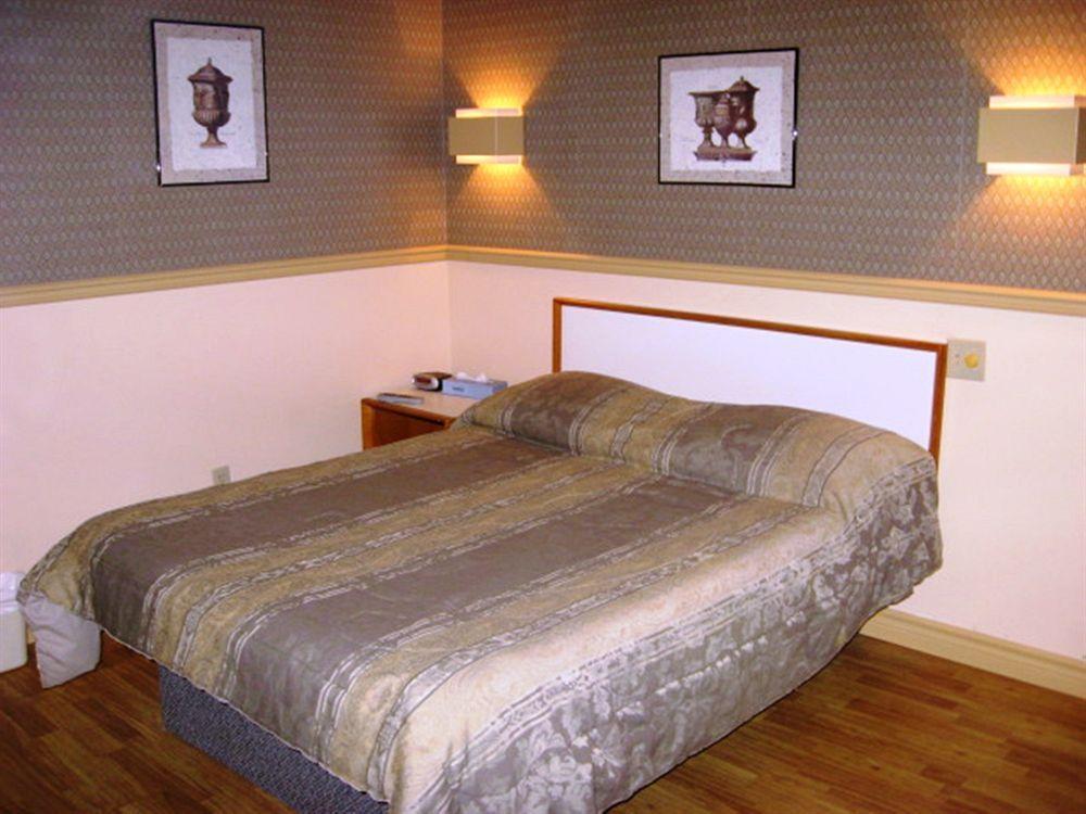 Hotel Motel La Marquise Sherbrooke Exterior photo