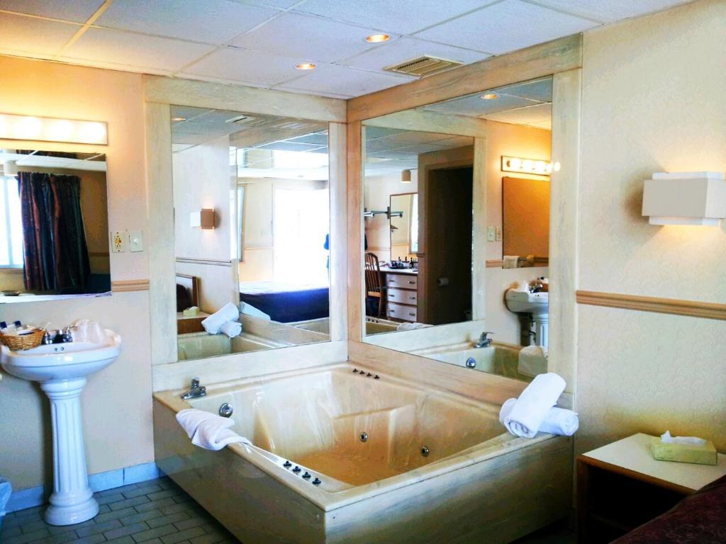 Hotel Motel La Marquise Sherbrooke Room photo