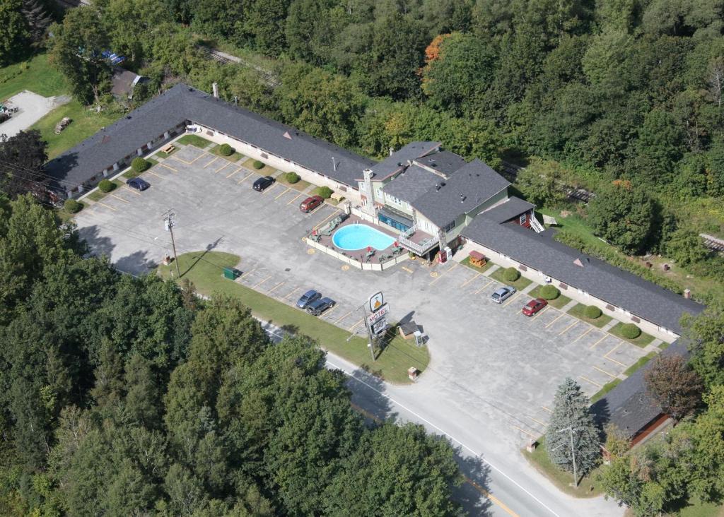 Hotel Motel La Marquise Sherbrooke Exterior photo