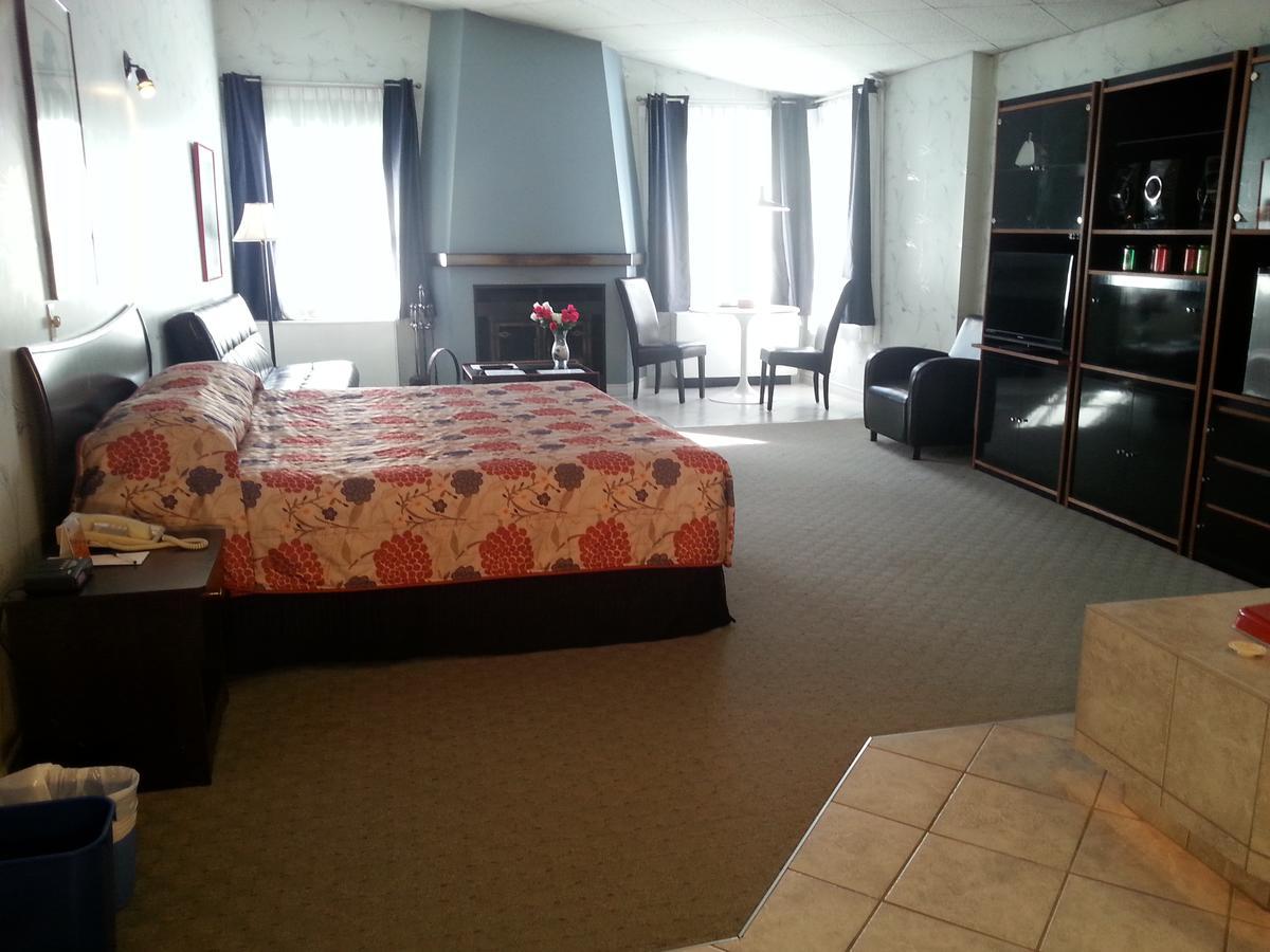 Hotel Motel La Marquise Sherbrooke Exterior photo