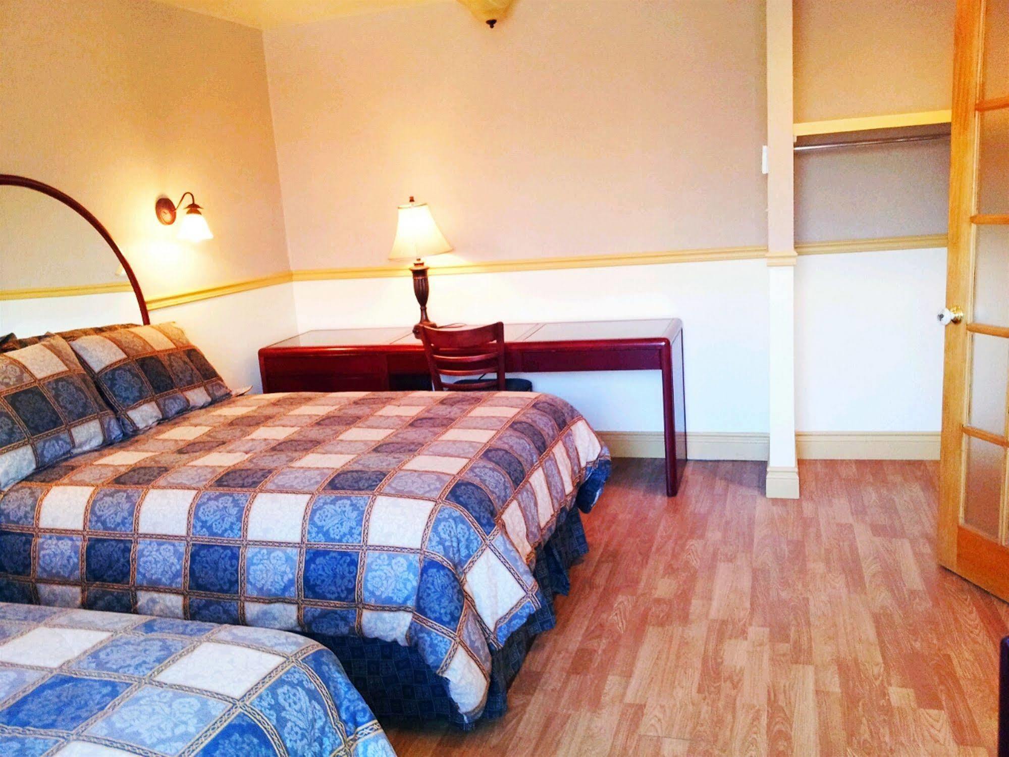 Hotel Motel La Marquise Sherbrooke Exterior photo