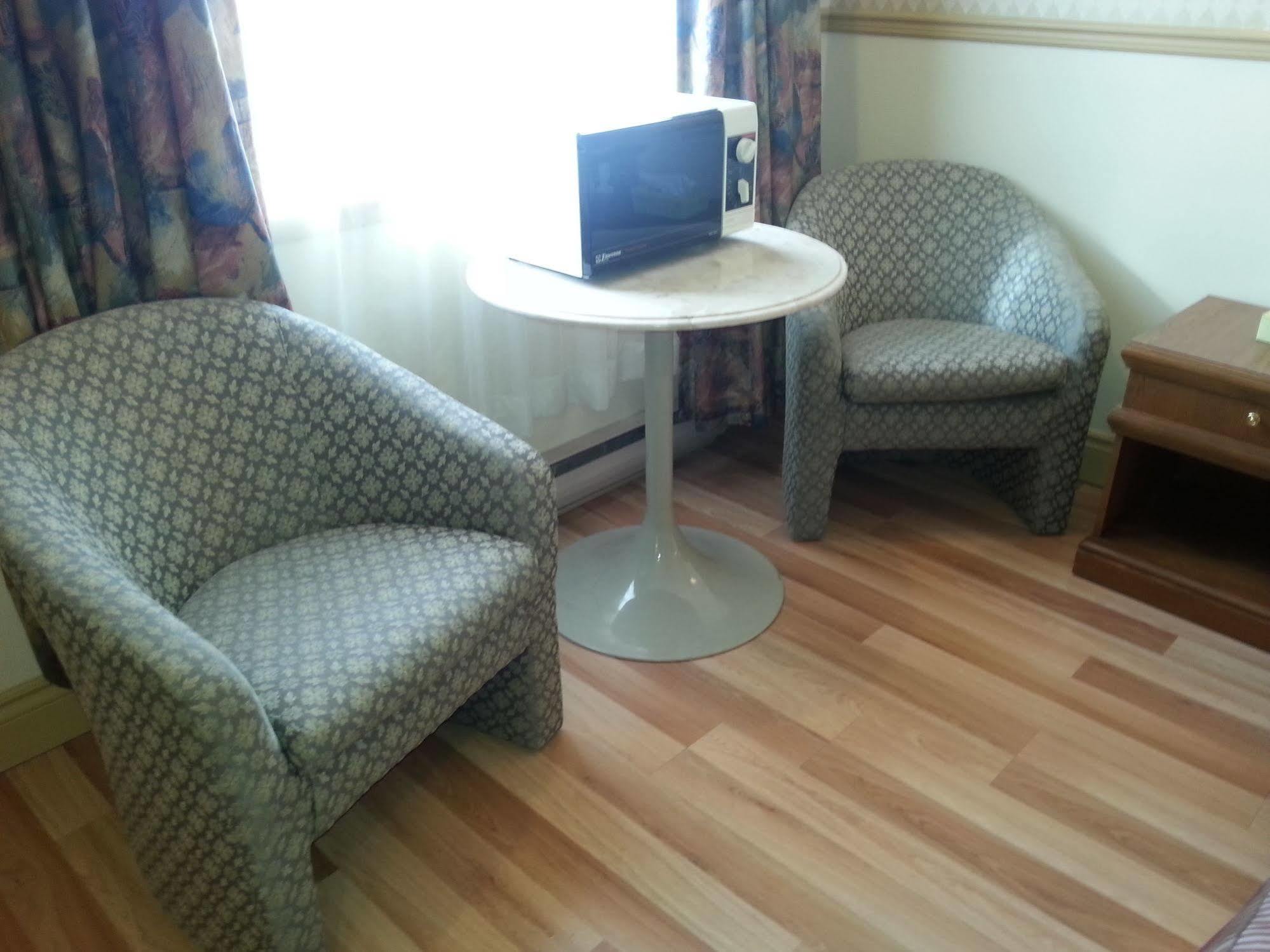 Hotel Motel La Marquise Sherbrooke Exterior photo