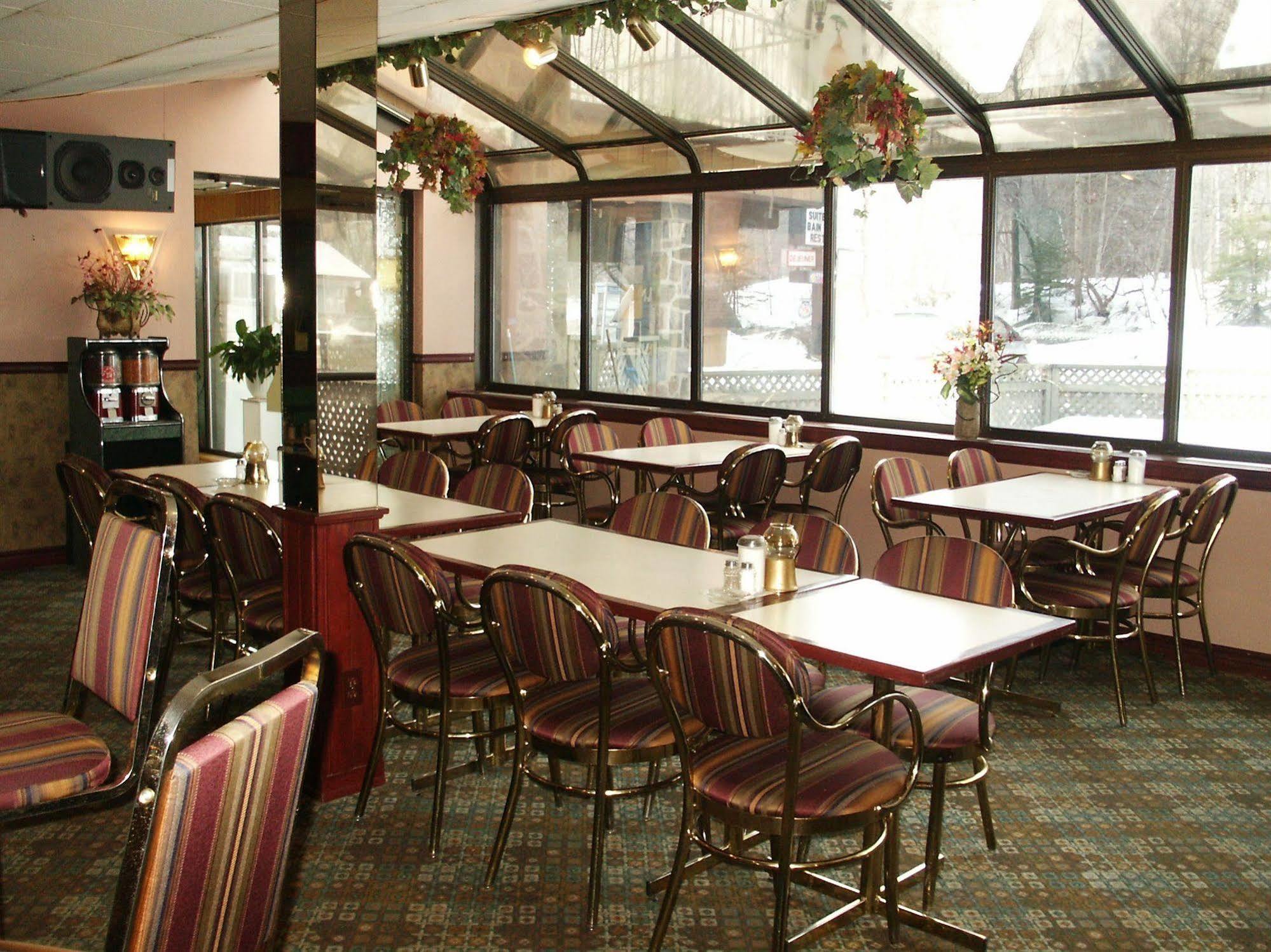 Hotel Motel La Marquise Sherbrooke Exterior photo