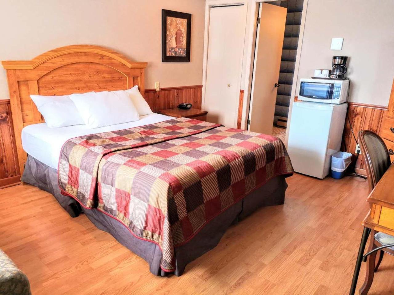 Hotel Motel La Marquise Sherbrooke Exterior photo