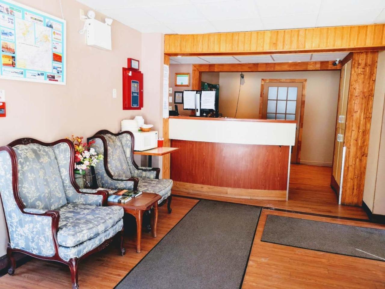 Hotel Motel La Marquise Sherbrooke Exterior photo